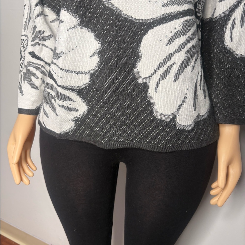 Alfred Dunner Black and White Floral Sweater - Picture 7 of 10